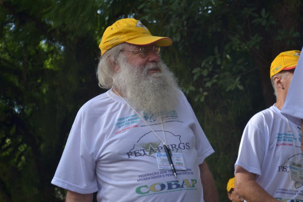 Publicada lei que garante prioridade a idosos com mais de 80 anos